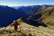 01 Salendo la ripida lunga cresta per il Pes Gerna